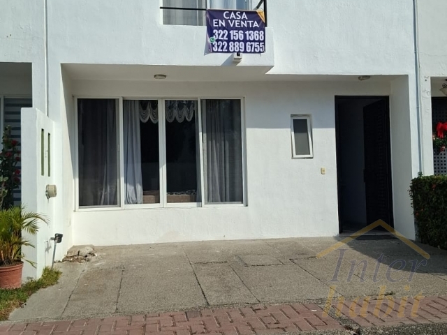 Precio:3950000;      &nbsp;&iexcl;Tu oasis privado en Bah&iacute;a de Banderas!
​Disfruta del equilibrio perfecto entre modernidad, confort y sustentabilidad. Ubicada en el exclusivo Coto San Gabriel, en Rinc&oacute;n ...